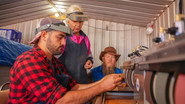 EN - Opal Hunters: Red Dirt Road Trip (2022)
