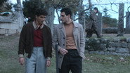 FR - Quelqu'un doit mourir S01 E01