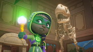 DK - Action Pack S01 E01