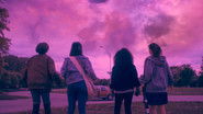 4K-DE - Paper Girls (2022) (US) S01 E01