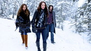 IN - Wynonna Earp (2016) S02 E01