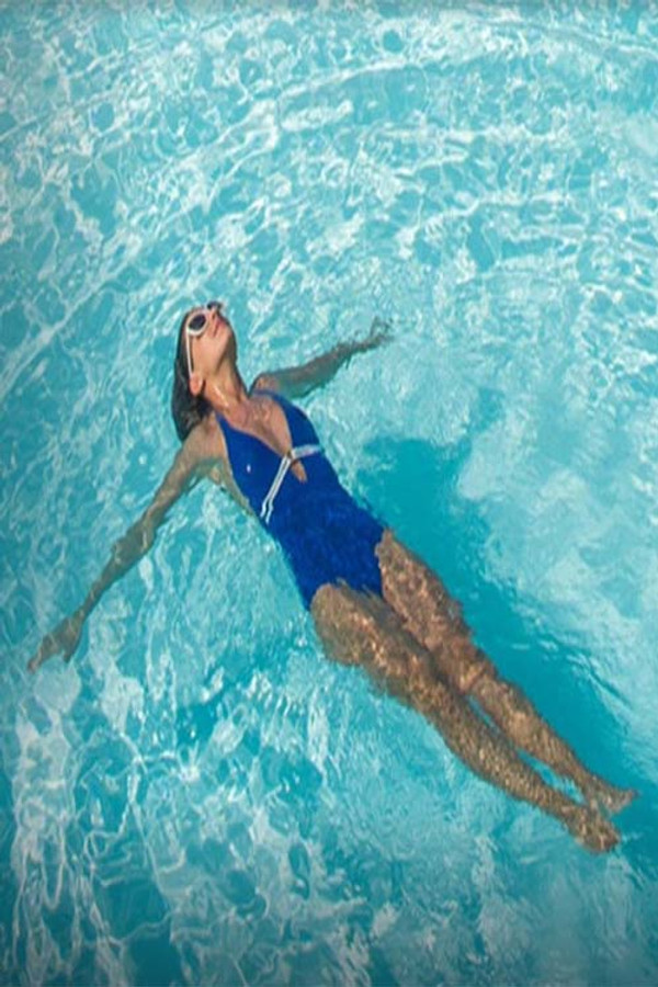 FR - Club Med Les Coulisses D'une Success Story (2022)
