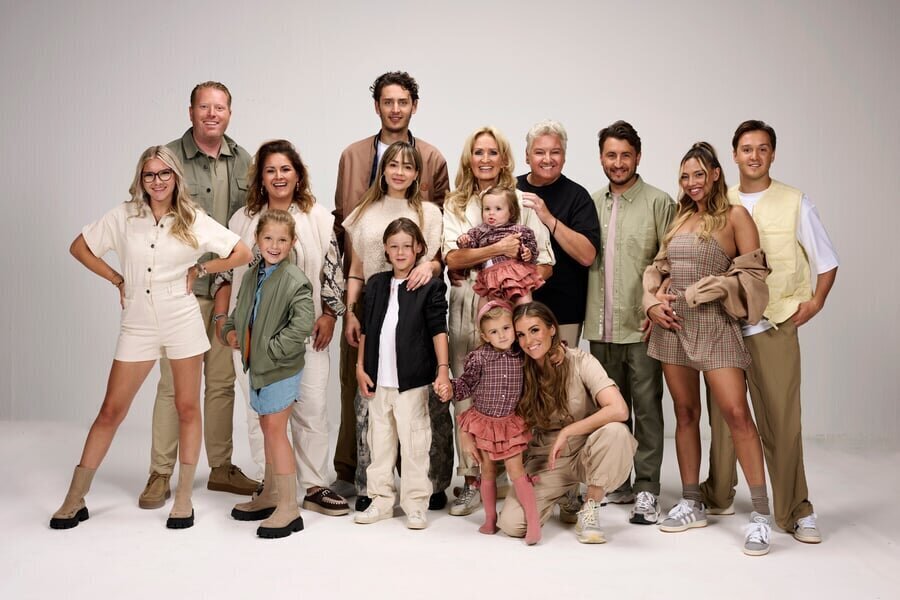 NL - DE FROGERS: HAPPY CAMPERS (2023)