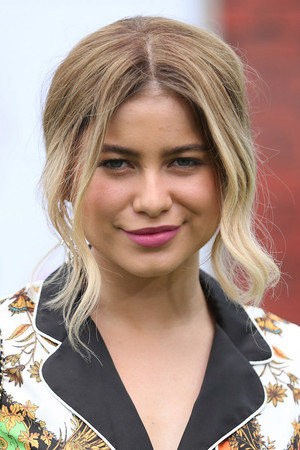 [MV] Sofia Reyes - Mal de Amores - ft. Becky G